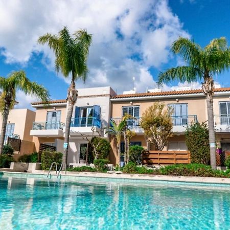 Holiday Cosy Home Paphos Bagian luar foto