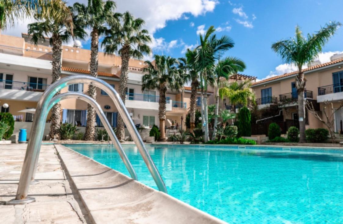 Holiday Cosy Home Paphos Bagian luar foto