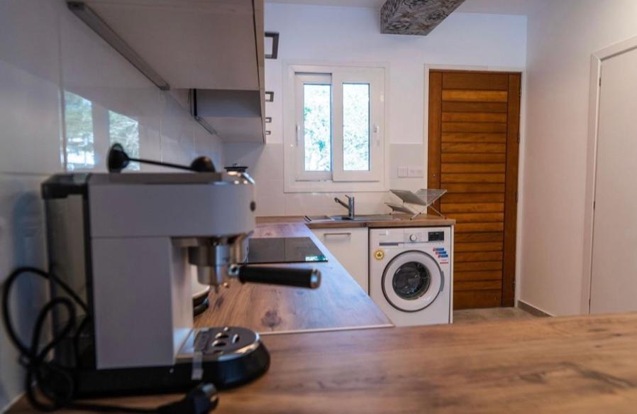 Holiday Cosy Home Paphos Bagian luar foto