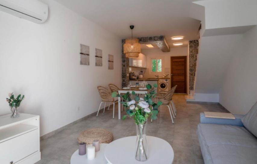 Holiday Cosy Home Paphos Bagian luar foto